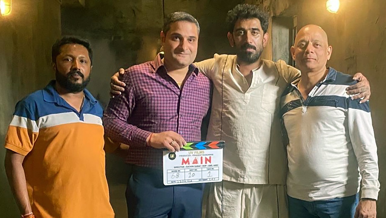 Amit Sadh shares a glimpse of the first day from the film sets of UV Films’ Production no- 4 in Bhopal!