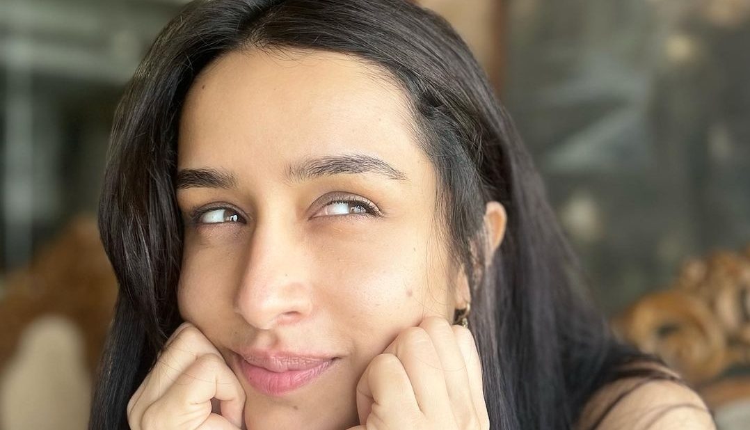 ‘Tu Jhoothi Main Makkaar’ star Shraddha Kapoor to her fans, “Sabr ka phal, trailer hota hai”!