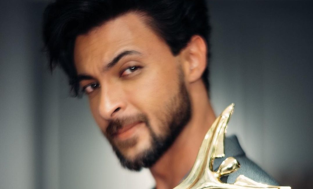 Aayush Sharma is bestowed with ‘Rising Superstar of Tomorrow’!