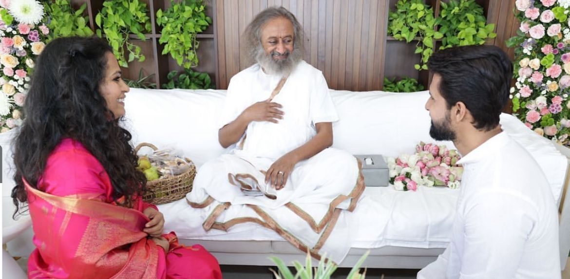 Ravie Dubey shares the  memorable experience that he had meeting Sri Sri Ravishankar!