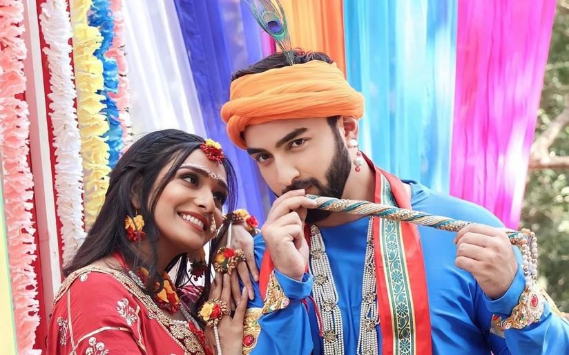 In ‘Bhagya Lakshmi’, Aishwarya Khare and Rohit Suchanti dress up as Radha and Krishna!