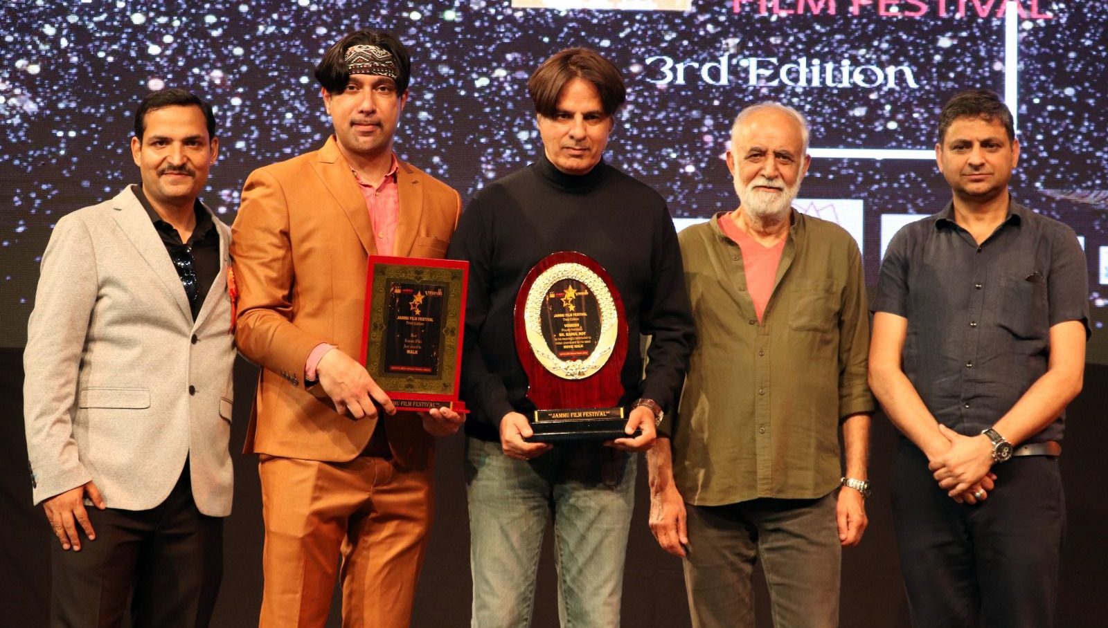 Rahul Roy’s comeback film ‘Walk’, directed by Nitin Kumar Gupta, bags award!