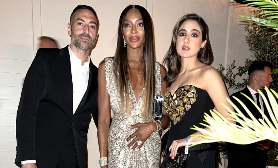 Sara Ali Khan rubs shoulders, literally, with Supermodel Naomi Campbell!