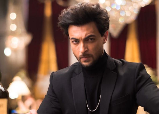 Aayush Sharma posts, “Ruslaan ka Aakhri schedule hua shuru”!