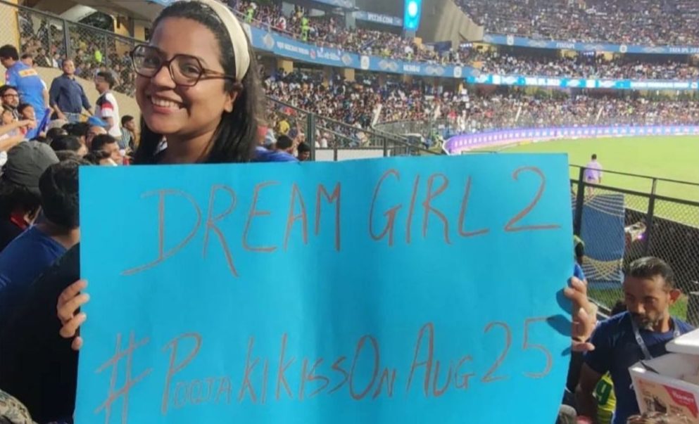 Fan girl promotes Ayushmann’s Dream Girl 2 Poster at an IPL match!