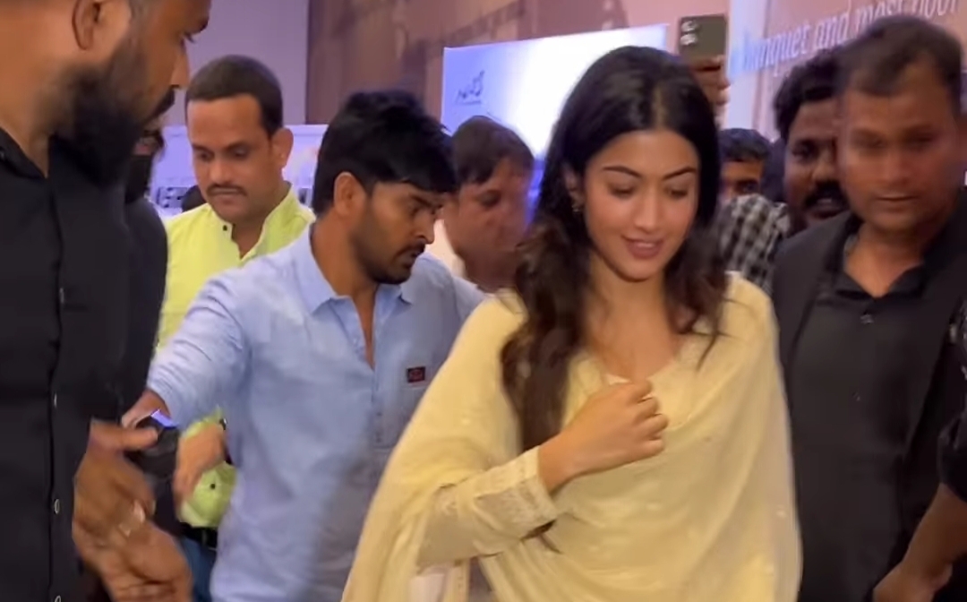 Rashmika Mandanna makes a quick selfie stop for her fan!