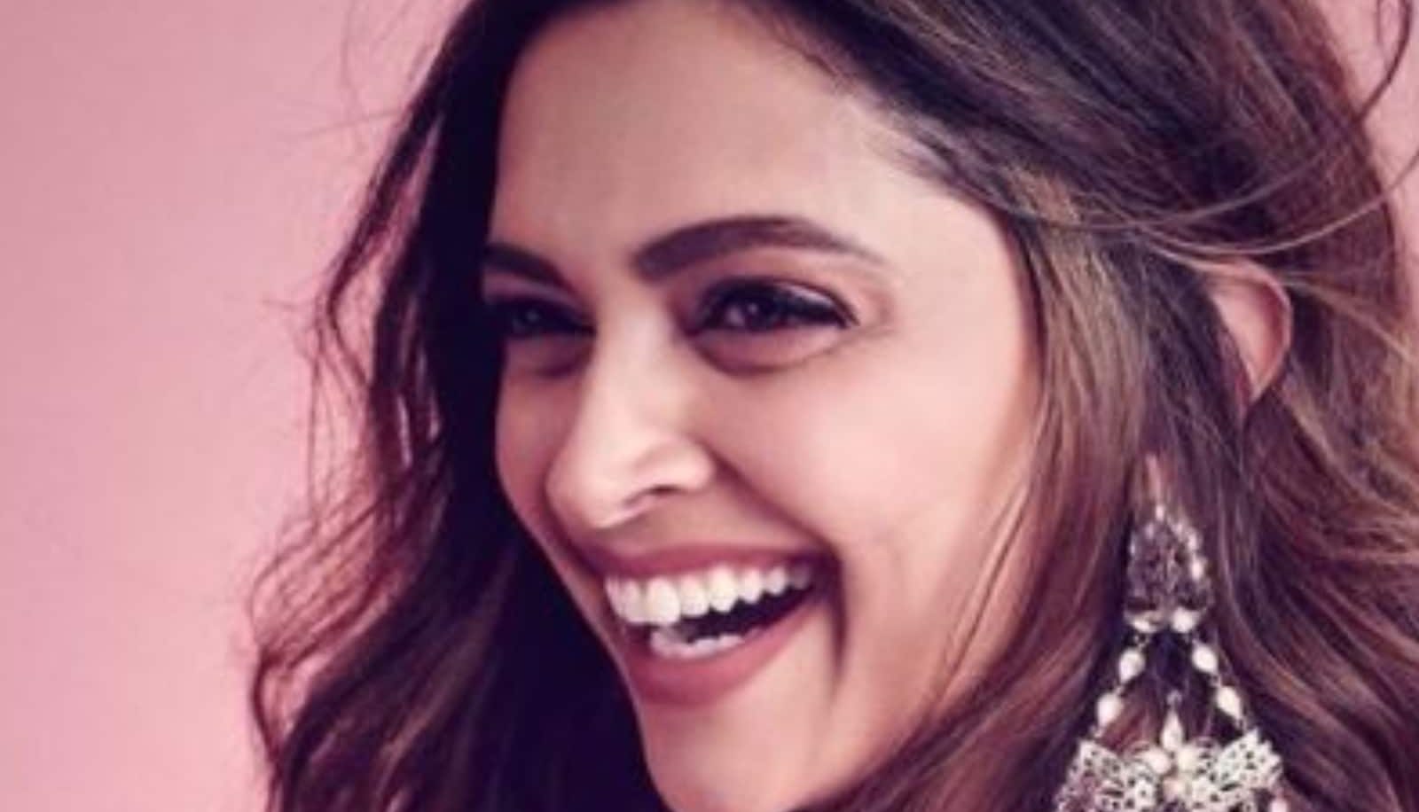 Actresses with infectious smiles!