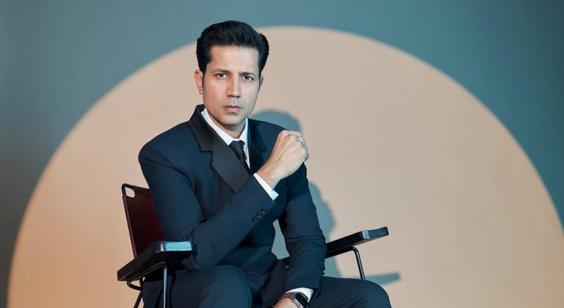 Actor-writer Sumeet Vyas now dons director’s hat!