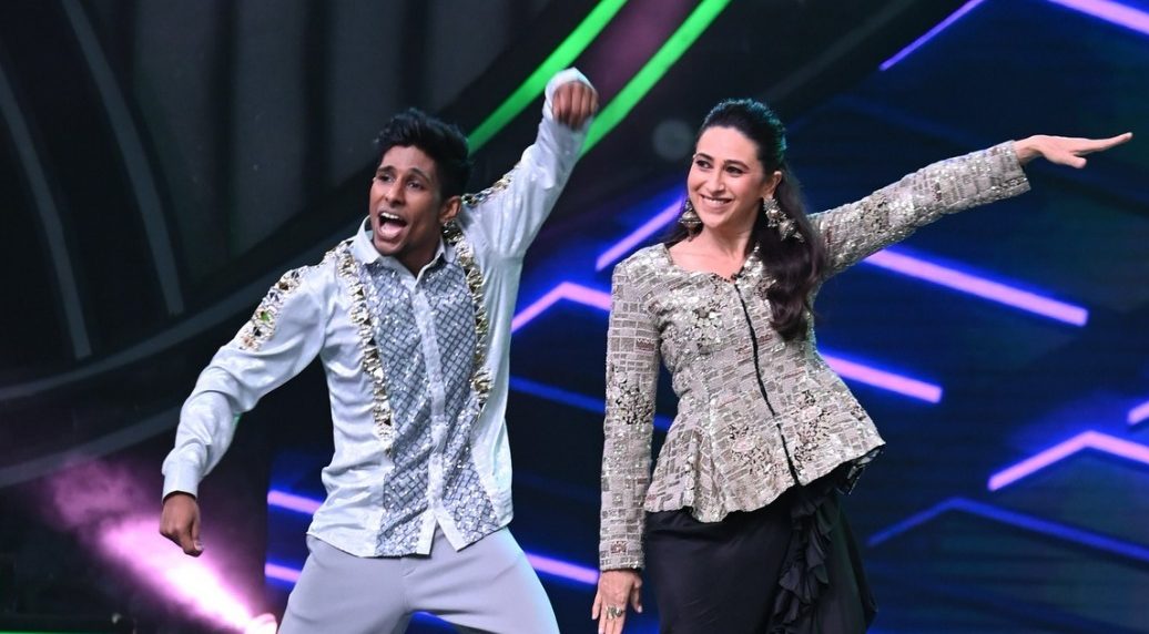 Karisma Kapoor grooves on the sets of India’s Best Dancer 3!