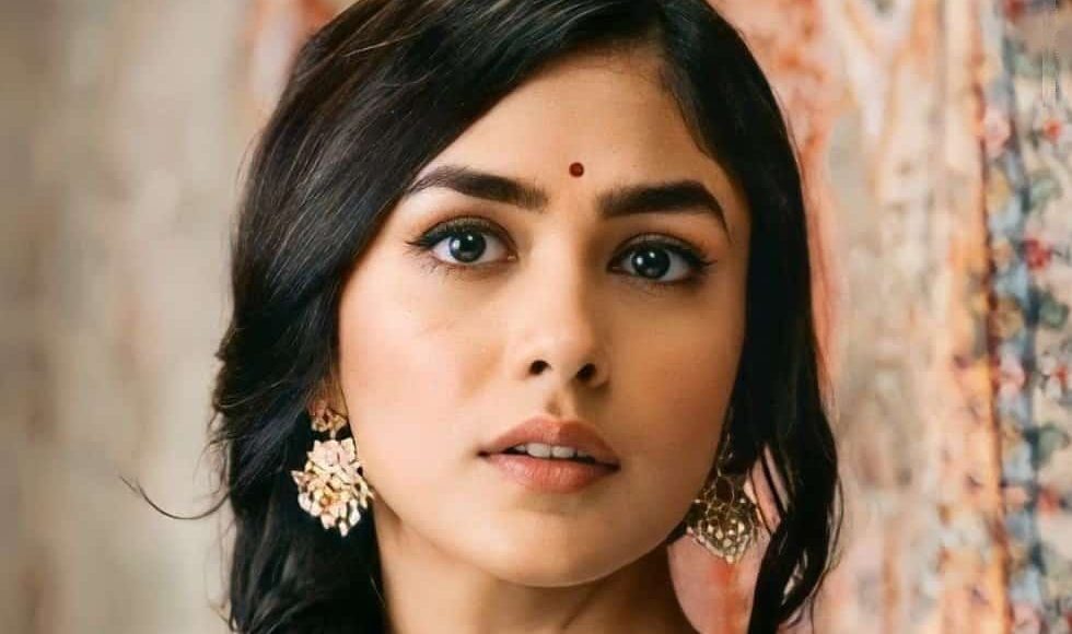 “Sita Ramam” which started Mrunal Thakur clocks 1 year!