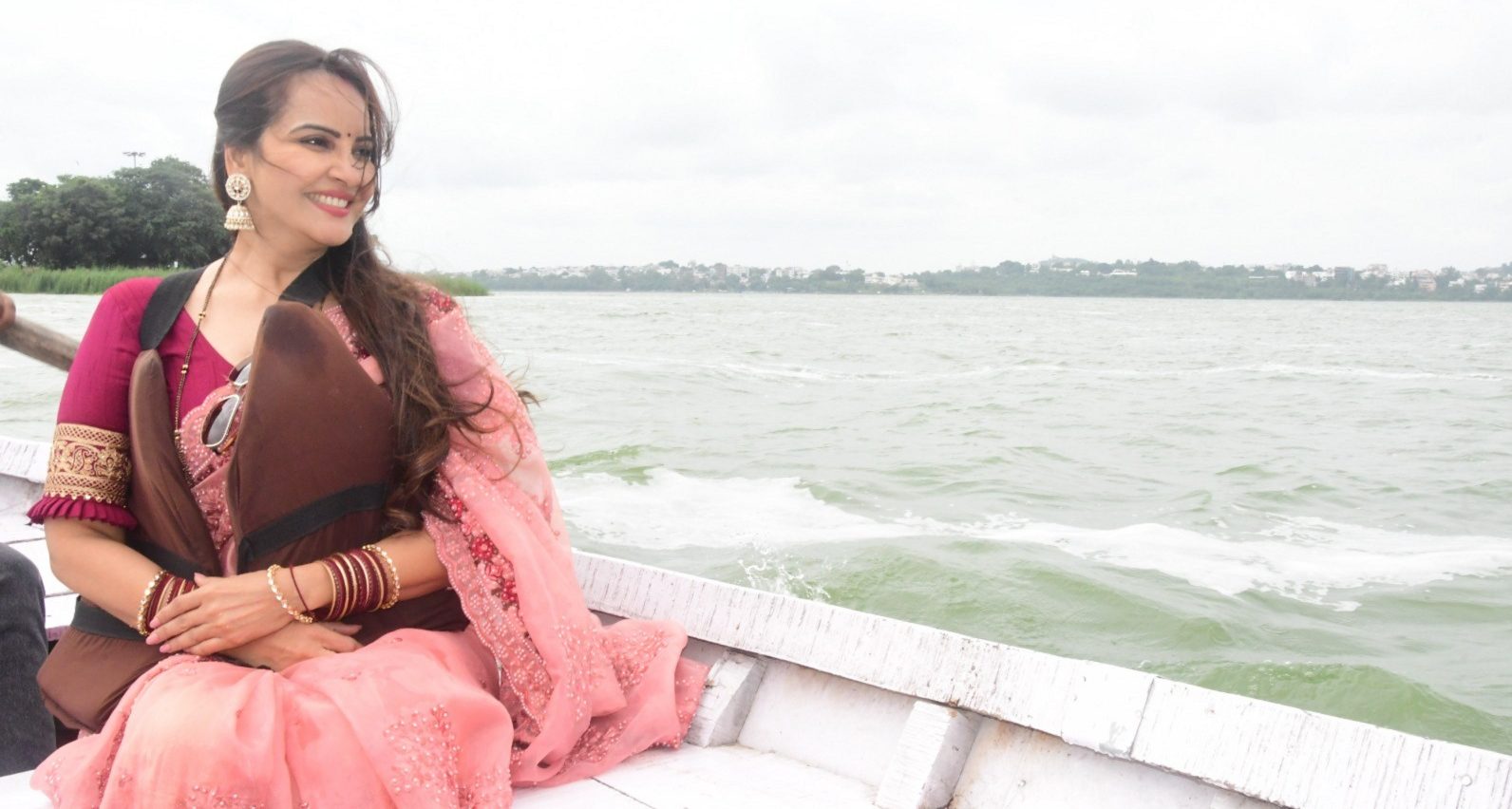 Geetanjali Mishra visits the City of Lakes – Bhopal, enjoys a boat ride!