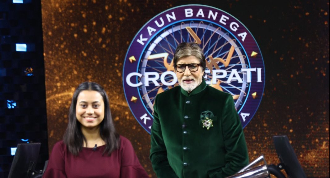 Watch a SRK fan and a Big B fan, both from the same family, on the KBC 15 set!