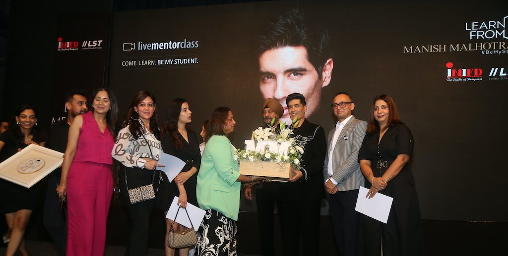 Manish Malhotra extends his mentorship to budding designers within INIFD & LST!