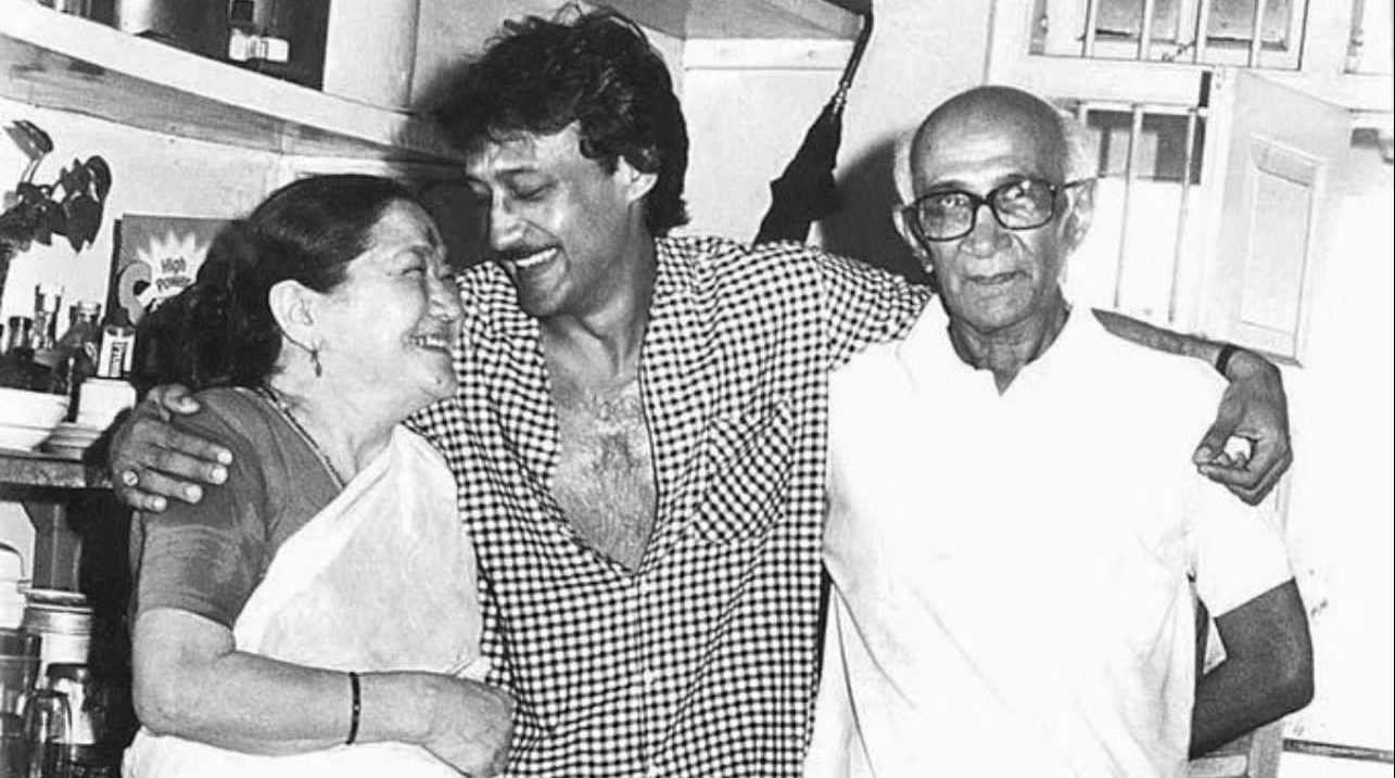 An endearing unseen picture of Jackie Shroff with his parents!