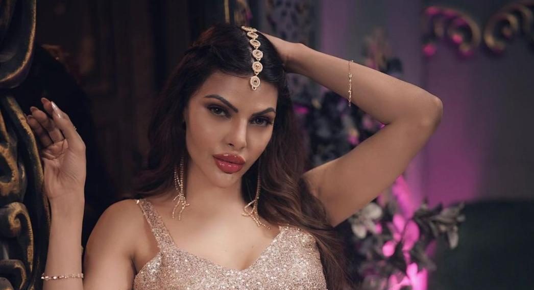 “I prefer quality and substance over mediocrity”, says Sherlyn Chopra!