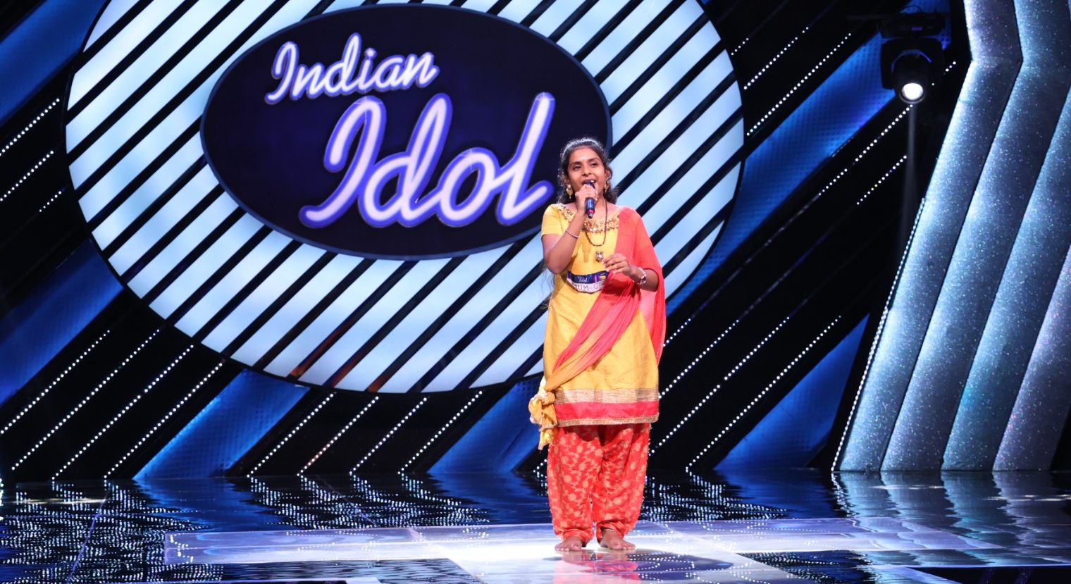 Indian Idol judges are highly impressed with Shicontestant’s classical rendition!