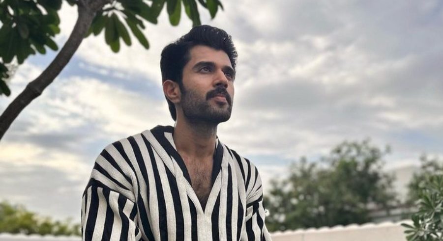 As promised, Vijay Deverakonda donates 1 Cr. to 100 families!