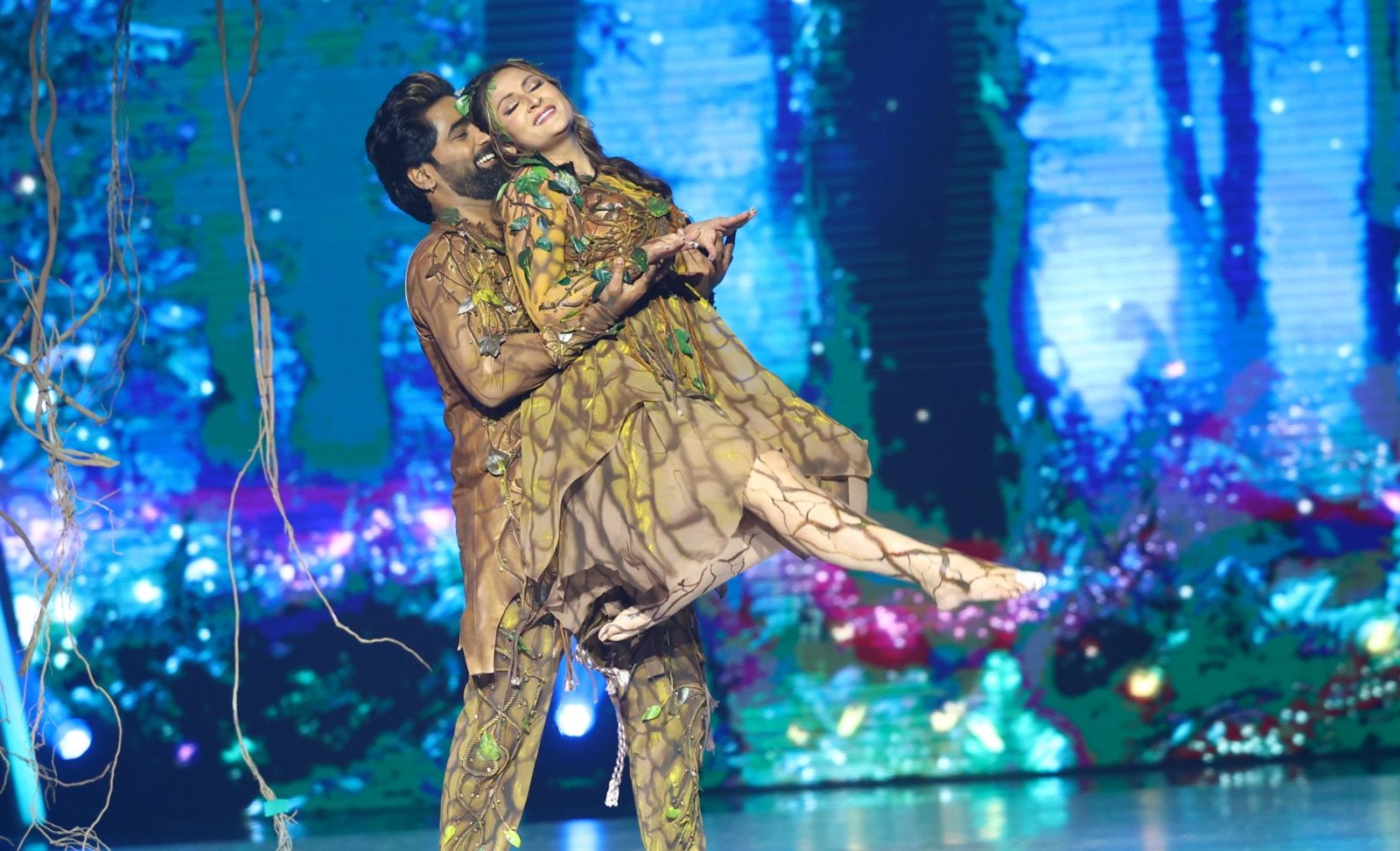 Arshad Warsi gets impressed with JDJ’s contestant Urvashi Dholakia!