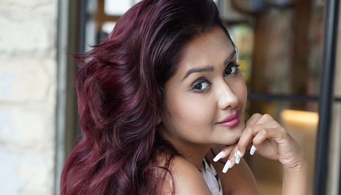 Kanchi Singh expresses, “Doing my hair colour at the Florian Hurel Hair Couture & Spa was an awesome experience”!