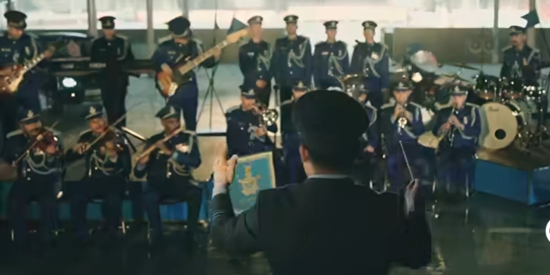 IAF’s legendary band gave a musical tribute to team Fighter with a symphony!