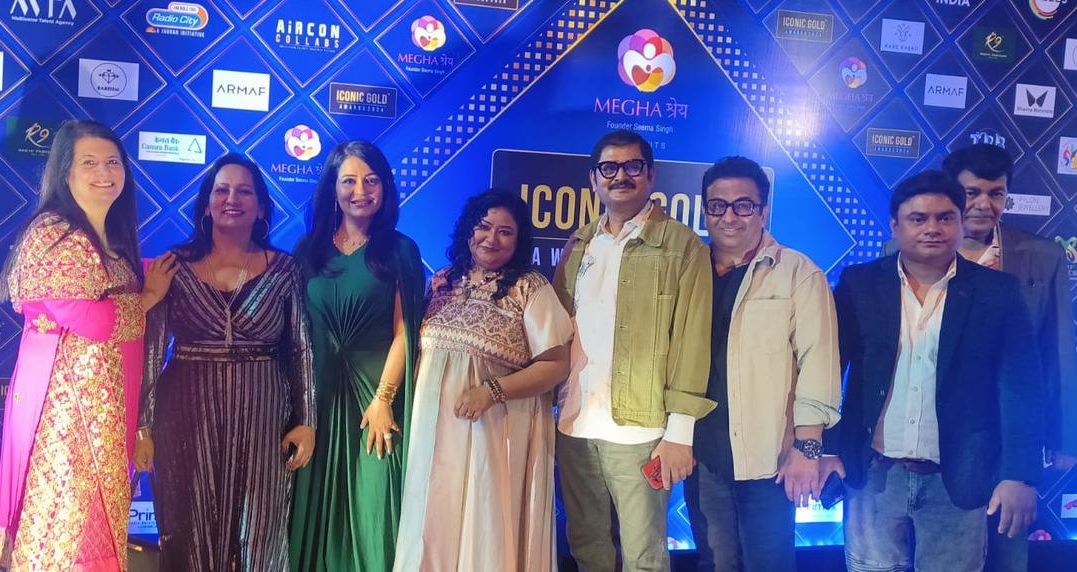 At Iconic Gold Awards 2024 ‘Bhabiji Ghar Par Hai’ wins Best Comedy Serial Award!