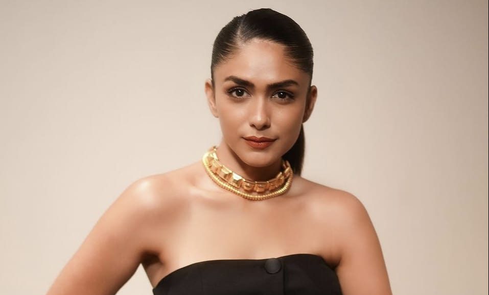 Mrunal Thakur essays the female lead in “Family Star” alongside Vijay Deverakonda!