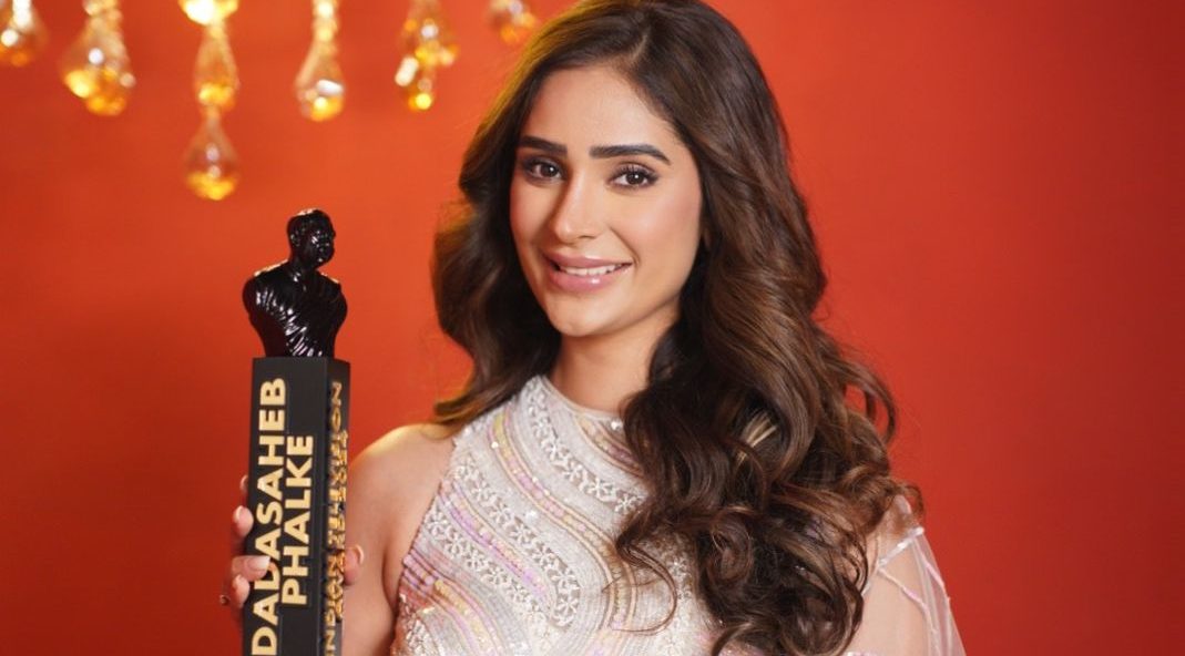 Alankrita Sahai flaunts her prestigious Dadasaheb Phalke Awards trophy!