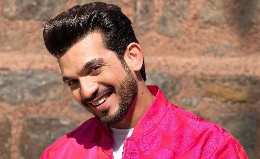 Arjun Bijlani’s recovers fast and reports on Prateek Sharma’s LSD set!