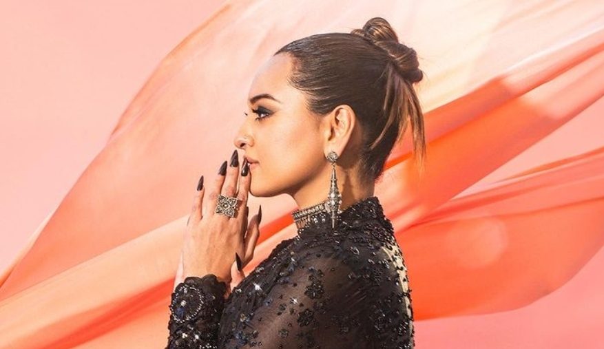 Sonakshi Sinha excited for the release date of ‘Heeramandi: The Diamond Bazaar’!