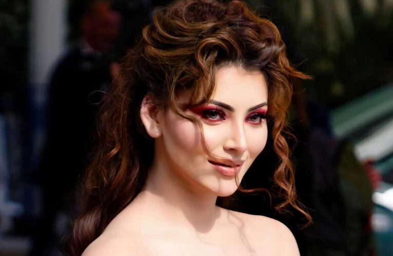 Urvashi Rautela signs a Tamil project with director Shankar!