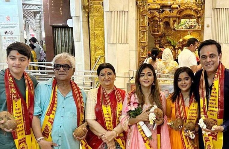 ‘Wagle Ki Duniya’ completes 1000 episodes, cast visits Siddhivinayak Temple!