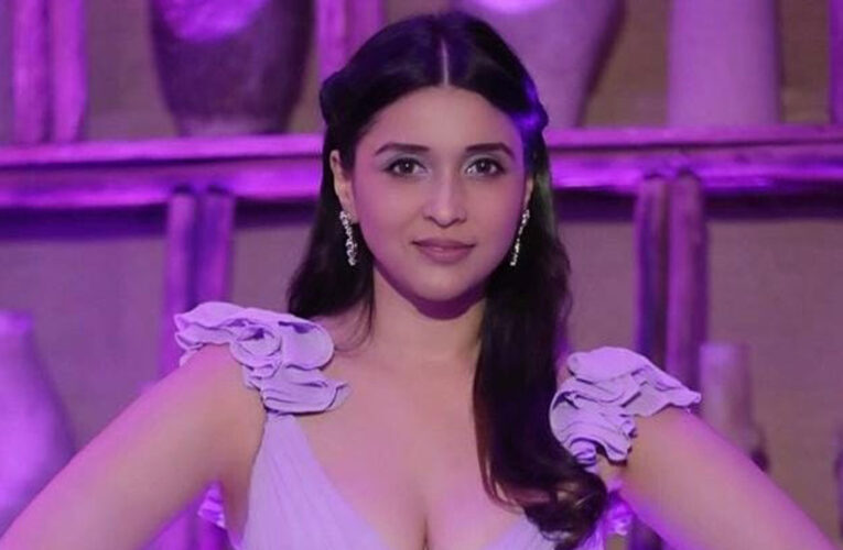 Mannara Chopra sends a, special message for Deepika from ‘Dil Ko Tumse Pyaar Hua’!