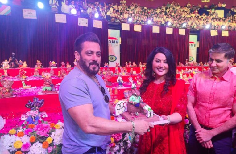 Amruta Fadnavis’ ‘Eco Friendly Ganesha Movement’ Gets Support From Salman Khan!