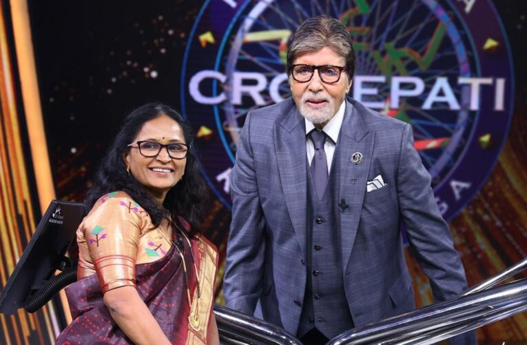 Amitabh Bachhan recites his father’s famous poetry, ‘Madhushala’!