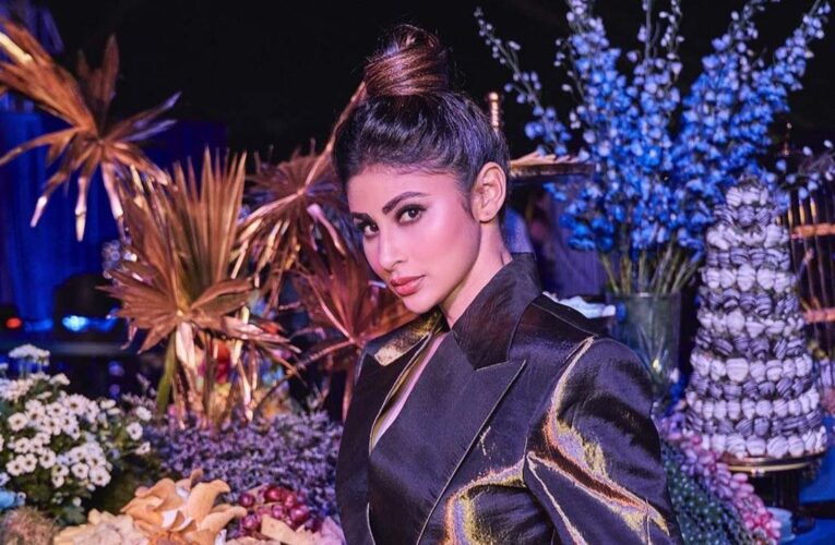 Check out Mouni Roy’s Golden Glamour!